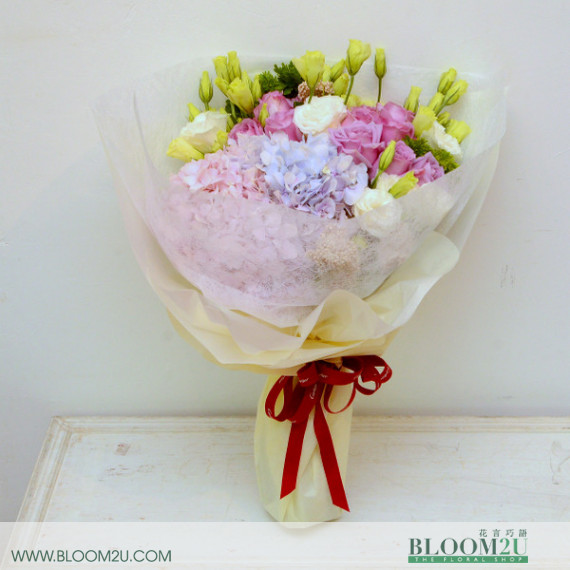 Hydrange and roses bouquet