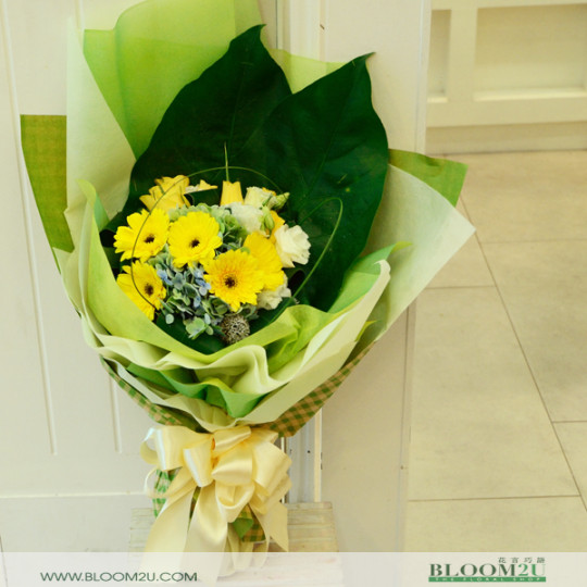 yellow hand bouquet