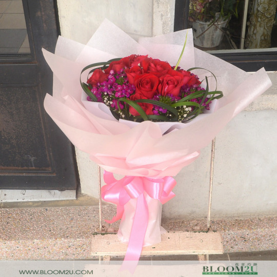 Red Roses Flower Delivery